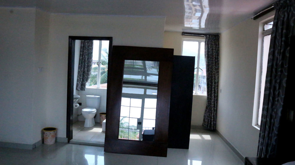 Metro Hotel Freetown Extérieur photo