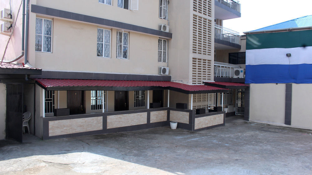 Metro Hotel Freetown Extérieur photo